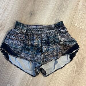 Lululemon Women’s Hotty Hot Multicolor Patterned Athletic Shorts Size 8